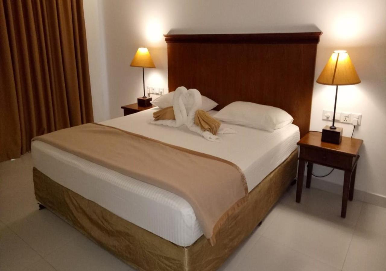 Garden Beach Hotel Kalutara Ngoại thất bức ảnh