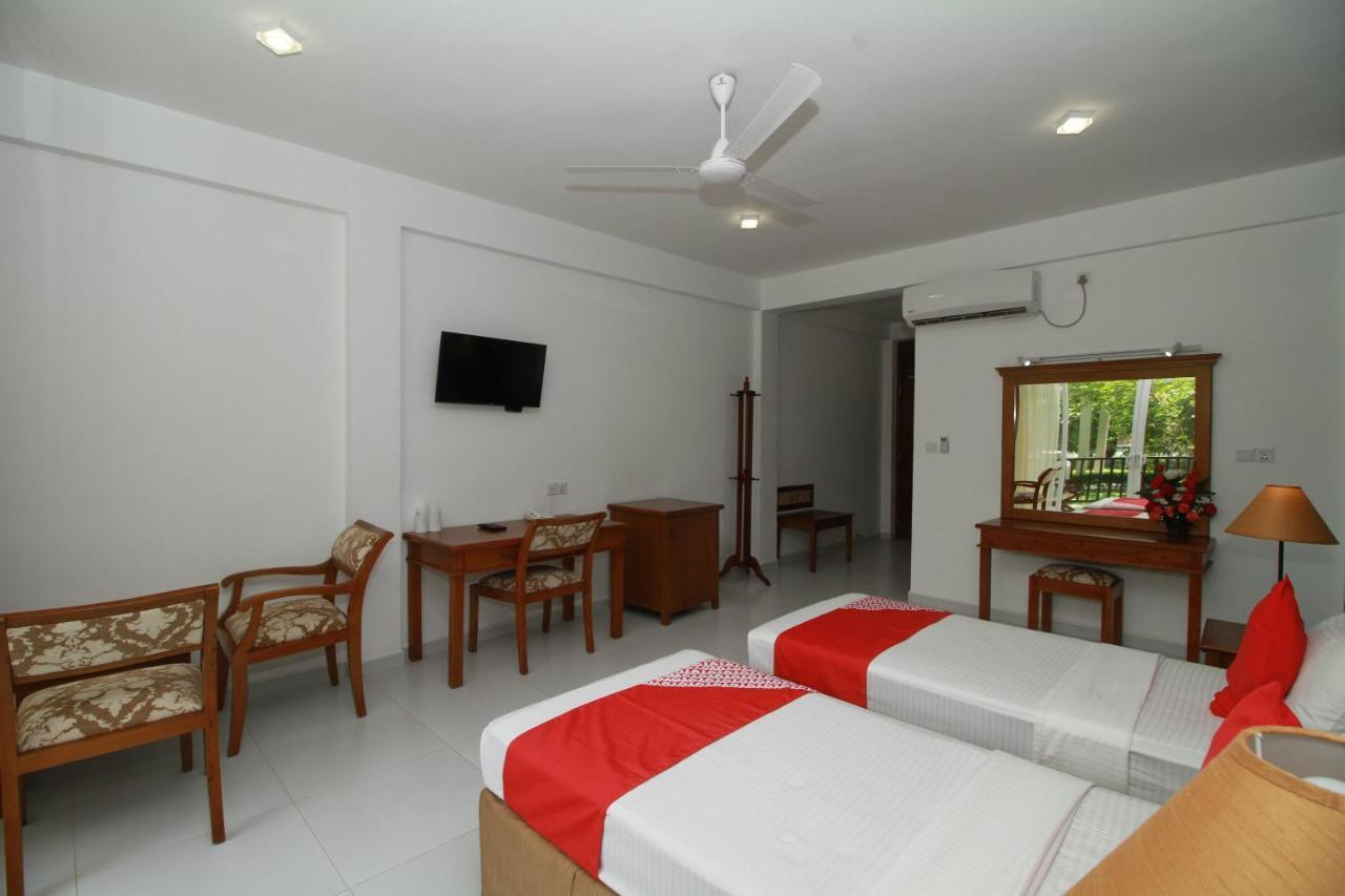 Garden Beach Hotel Kalutara Ngoại thất bức ảnh