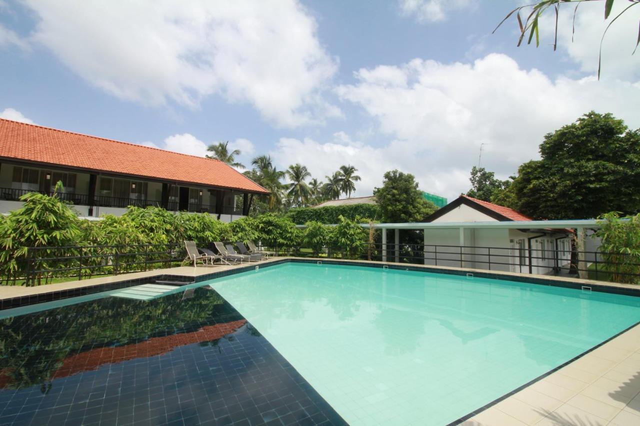 Garden Beach Hotel Kalutara Ngoại thất bức ảnh