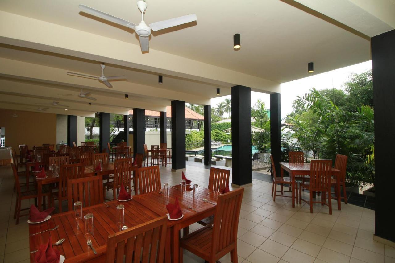 Garden Beach Hotel Kalutara Ngoại thất bức ảnh