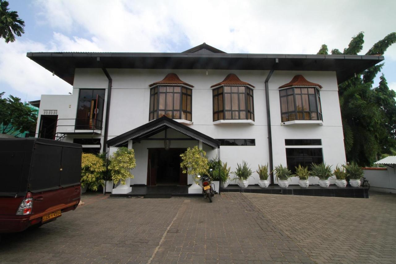Garden Beach Hotel Kalutara Ngoại thất bức ảnh