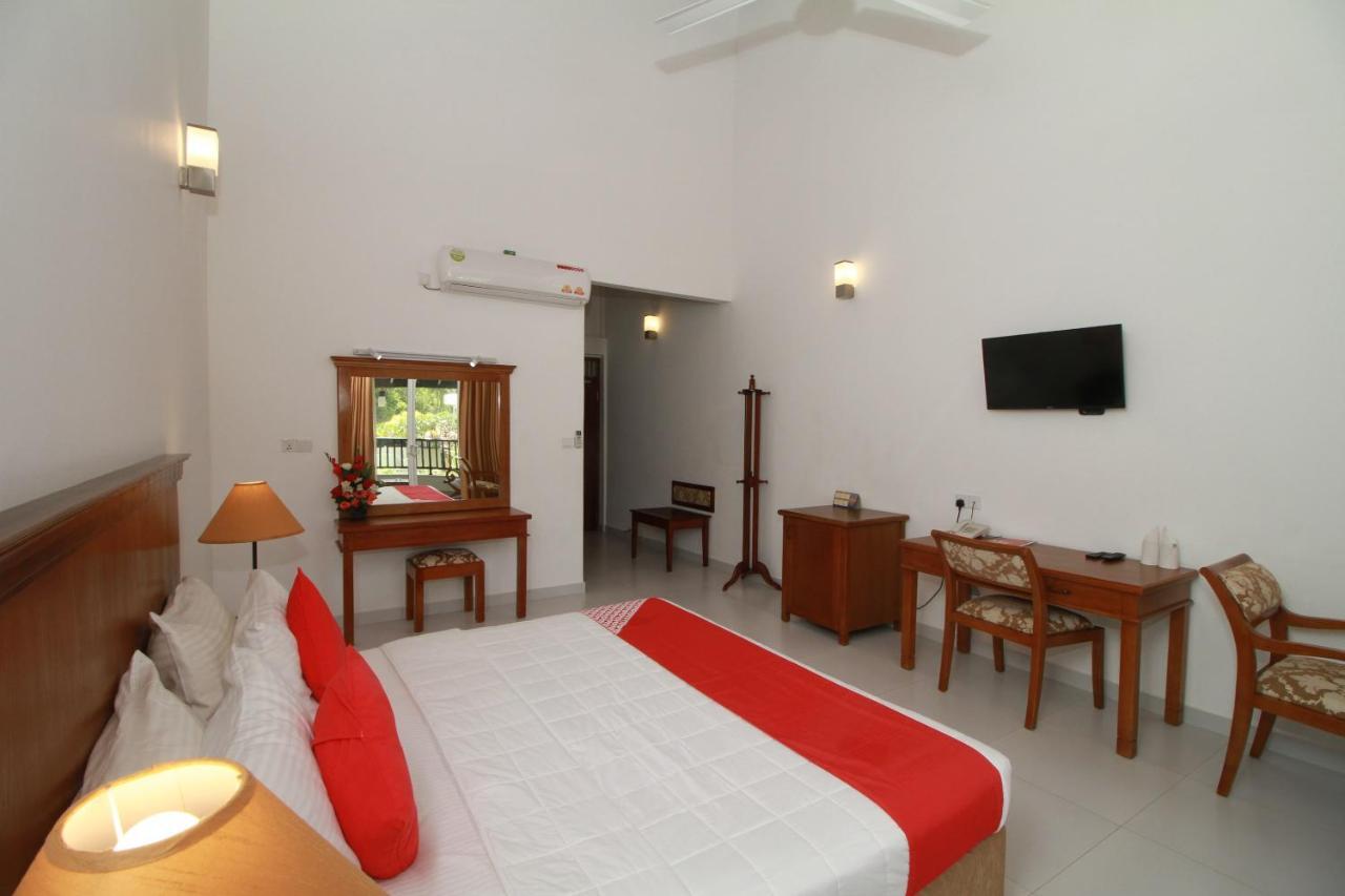 Garden Beach Hotel Kalutara Ngoại thất bức ảnh