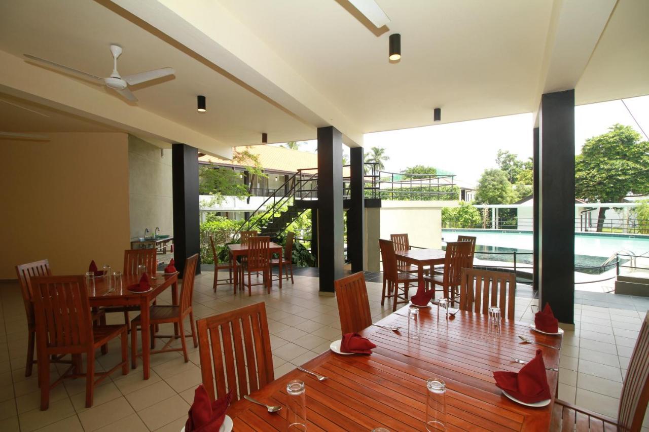 Garden Beach Hotel Kalutara Ngoại thất bức ảnh